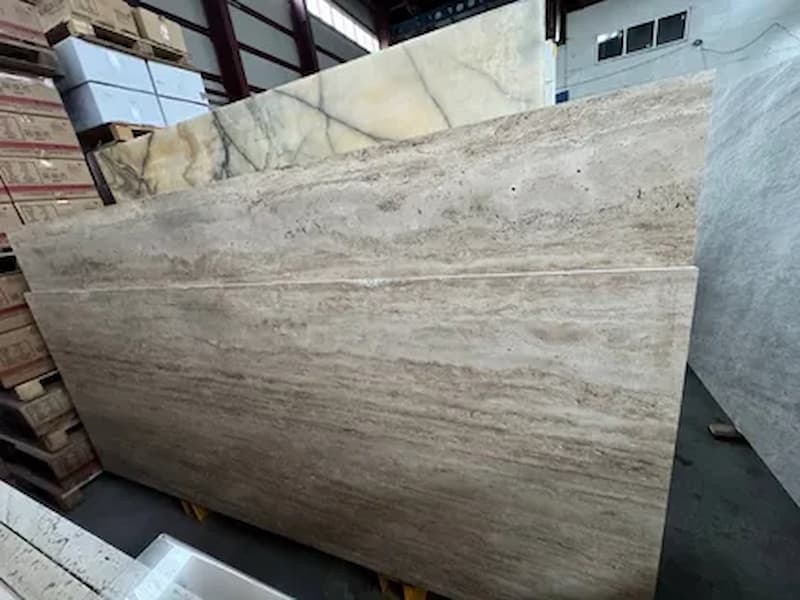 سنگ تراورتن عباس آباد درجه یک برای اجرای نمای باکیفیت
